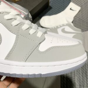 Giày Air Jordan 1 Low 'White Wolf Grey'