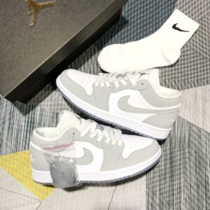 Giày Air Jordan 1 Low 'White Wolf Grey'