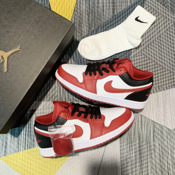 Giày Nike Air Jordan 1 Low 'Chicago Bulls'