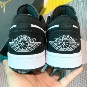 GIÀY JORDAN 1 LOW BLACK WHITE