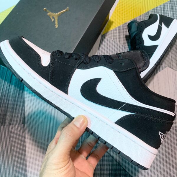 GIÀY JORDAN 1 LOW BLACK WHITE